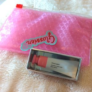 NIB Glossier Cloud paint in Puff